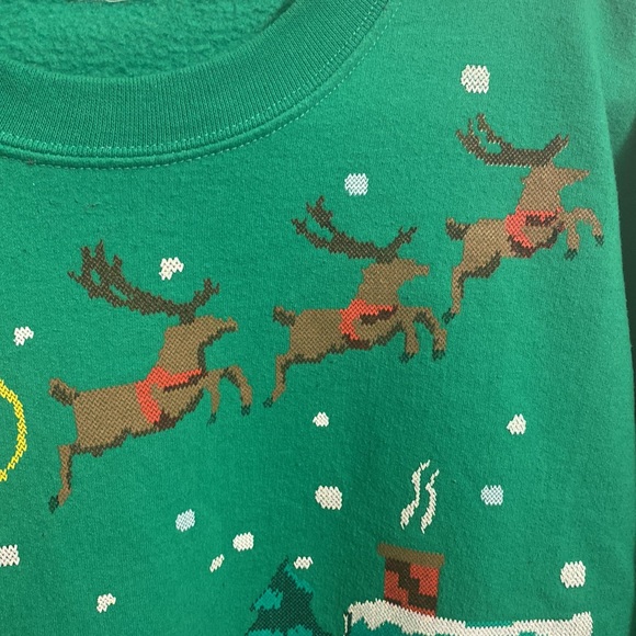 Green Christmas sweater Santa reindeer size med - Picture 3 of 5